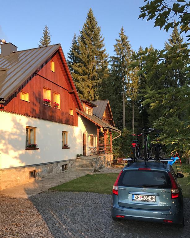 Ubytování na Slučím Tahu Prasily Exterior foto